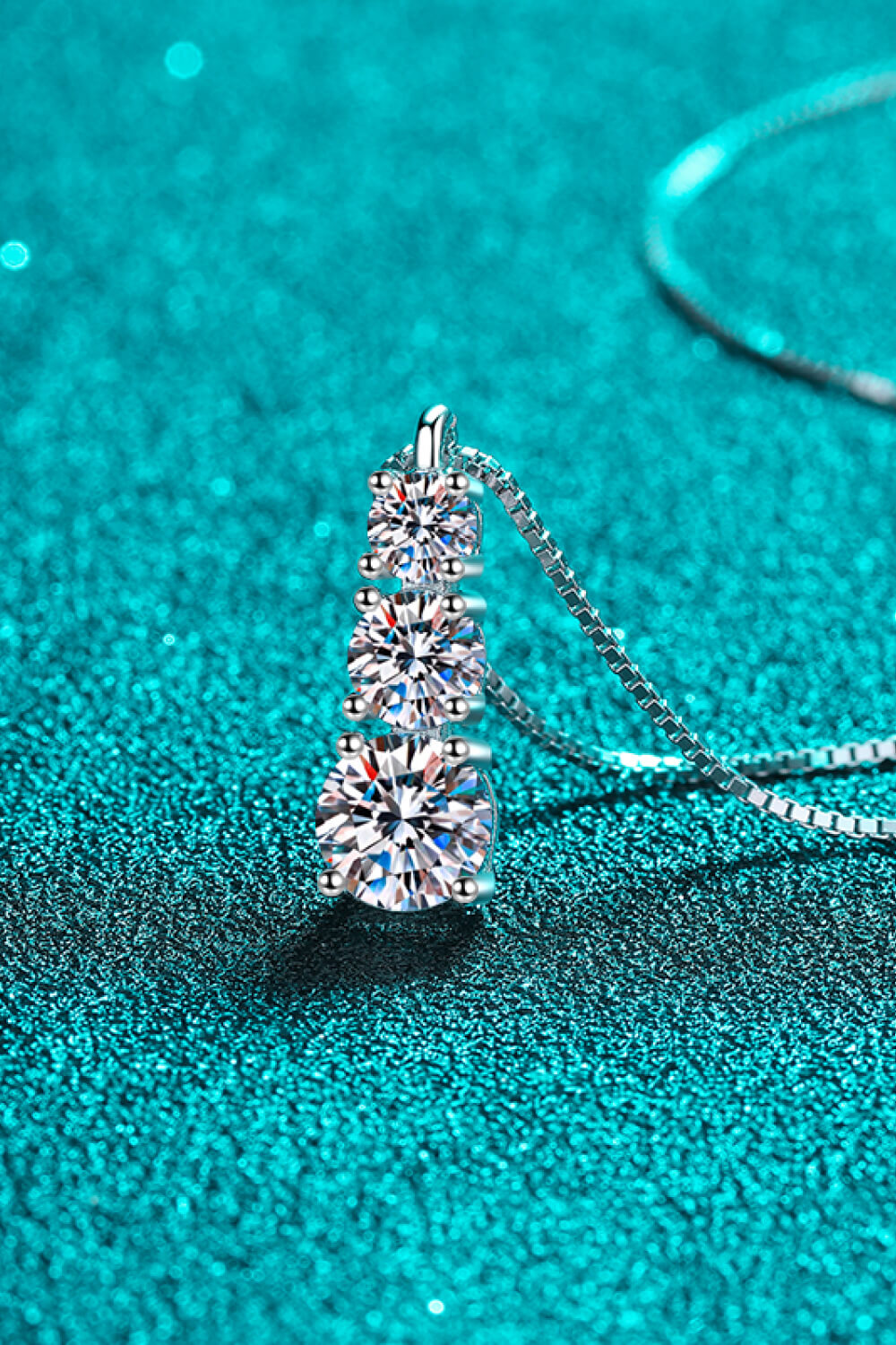 1.8 Carat Moissanite Triple-Pendant Necklace - nailedmoms