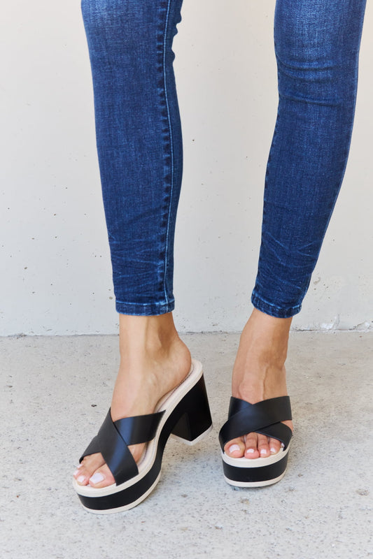 Weeboo Cherish The Moments Contrast Platform Sandals in Black - nailedmoms