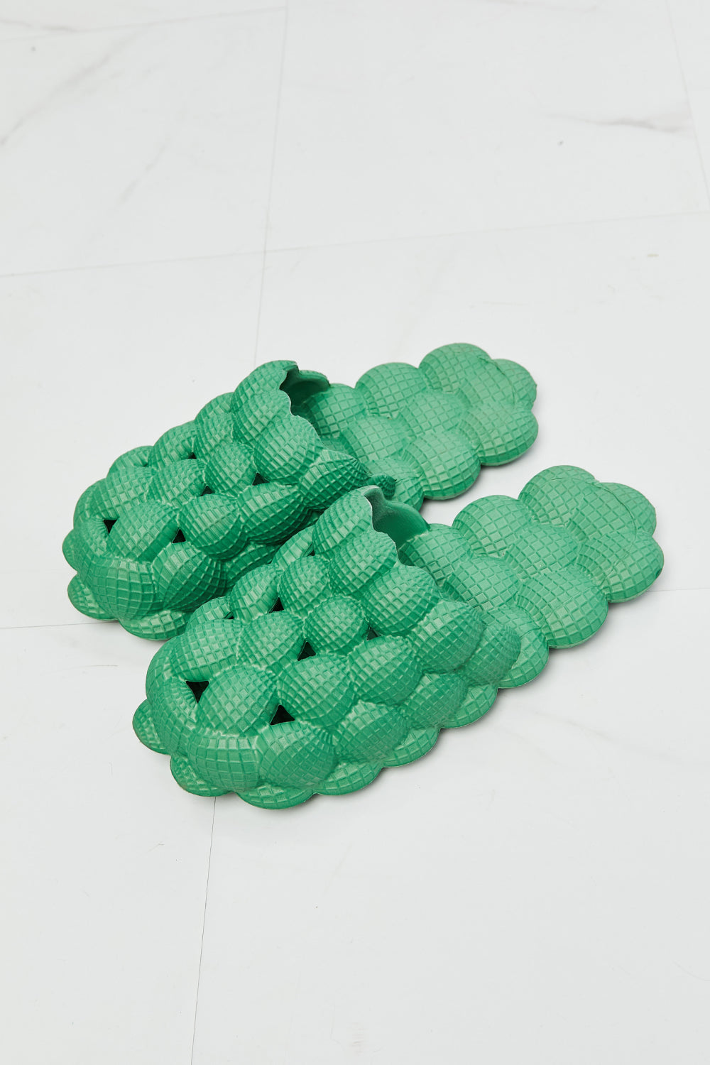 NOOK JOI Laid Back Bubble Slides in Green - nailedmoms