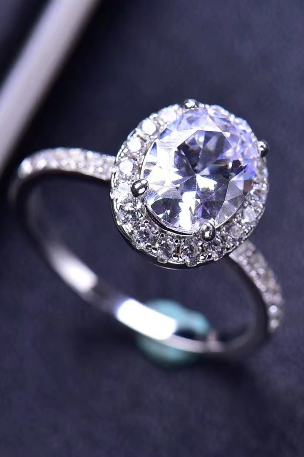 2 Carat Moissanite 18k Platinum-Plated Ring - nailedmoms