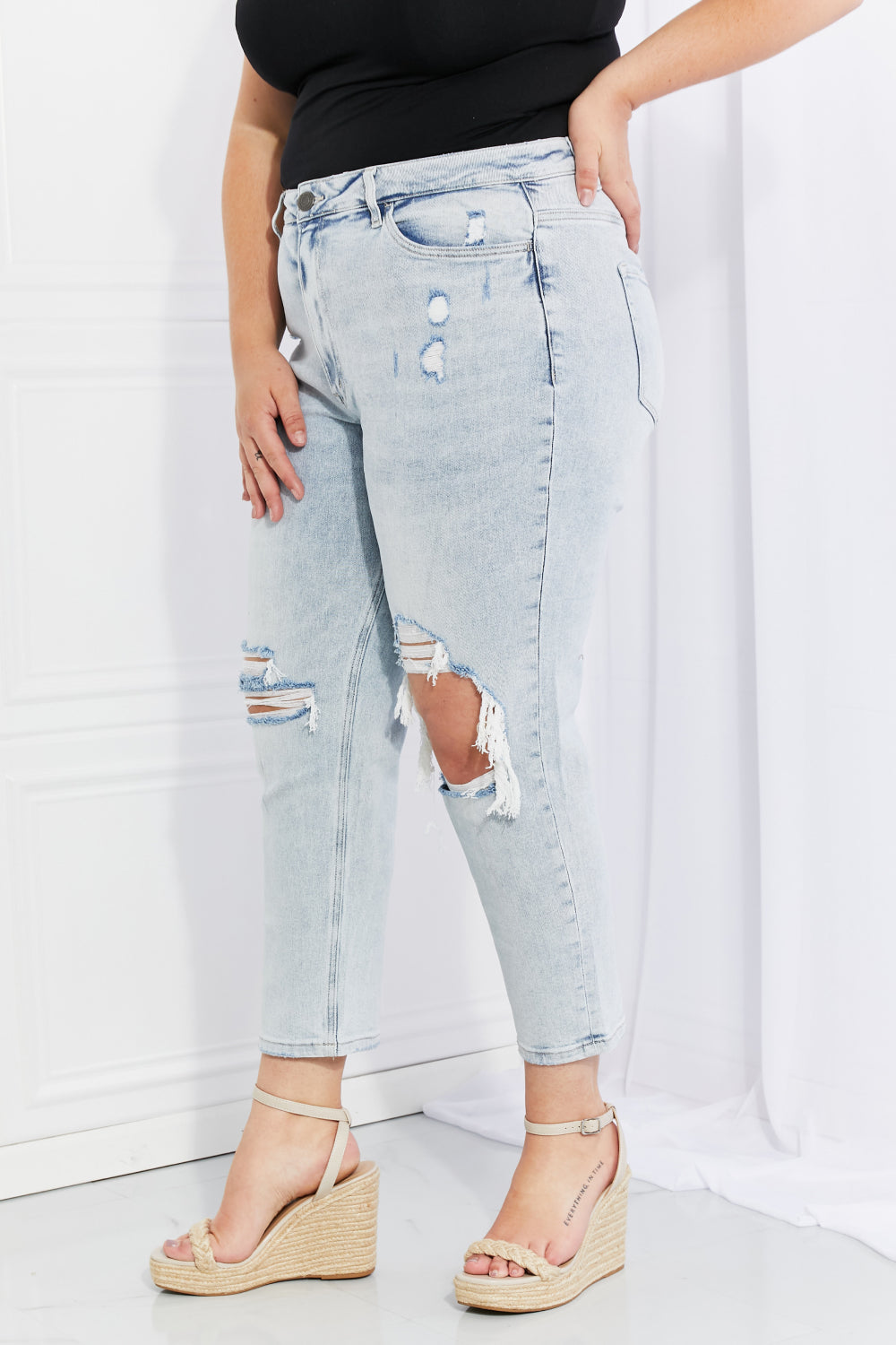 VERVET Stand Out Full Size Distressed Cropped Jeans - nailedmoms