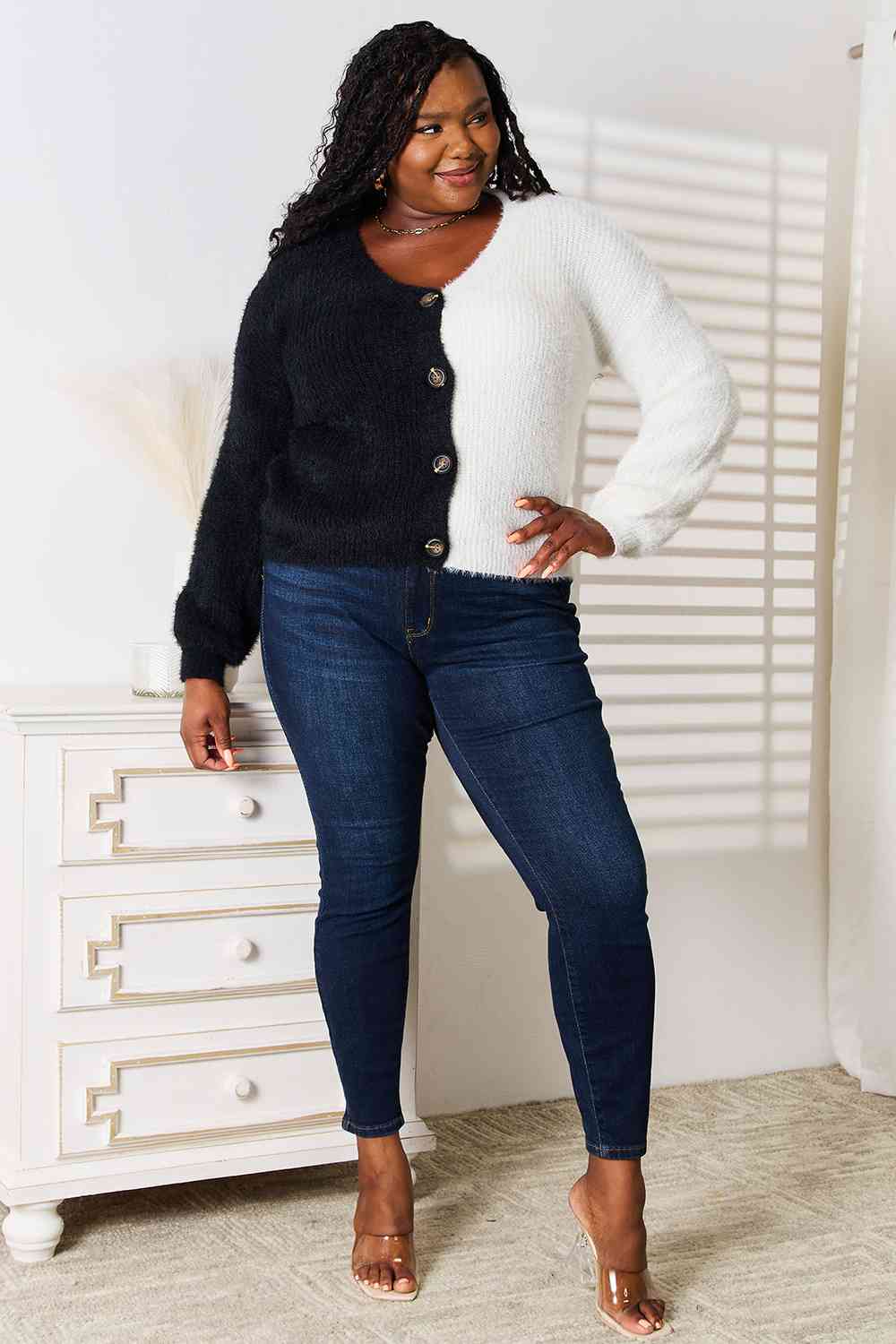 Woven Right Contrast Button-Front V-Neck Cardigan - nailedmoms