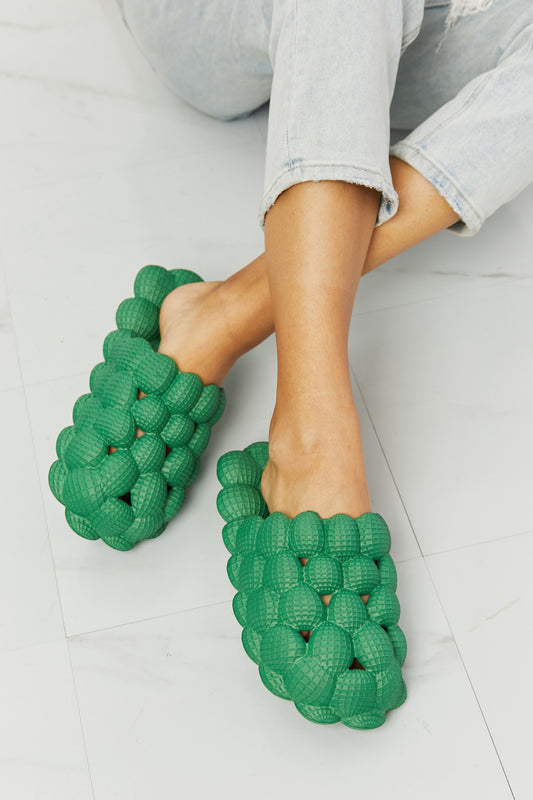 NOOK JOI Laid Back Bubble Slides in Green - nailedmoms