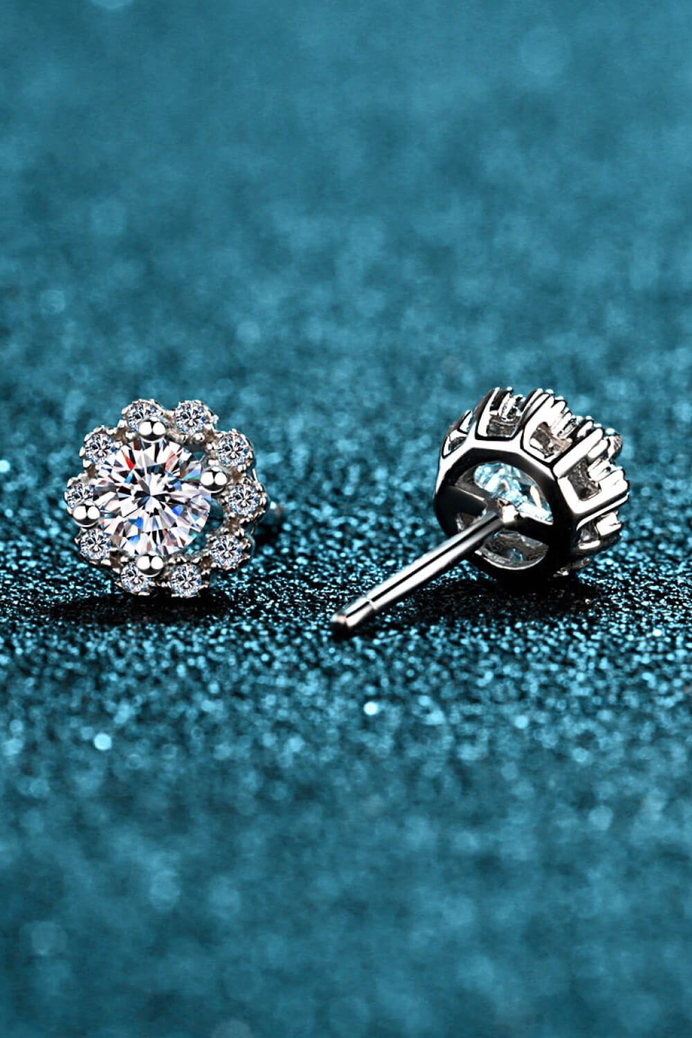 1 Carat Moissanite Floral-Shaped Stud Earrings - nailedmoms