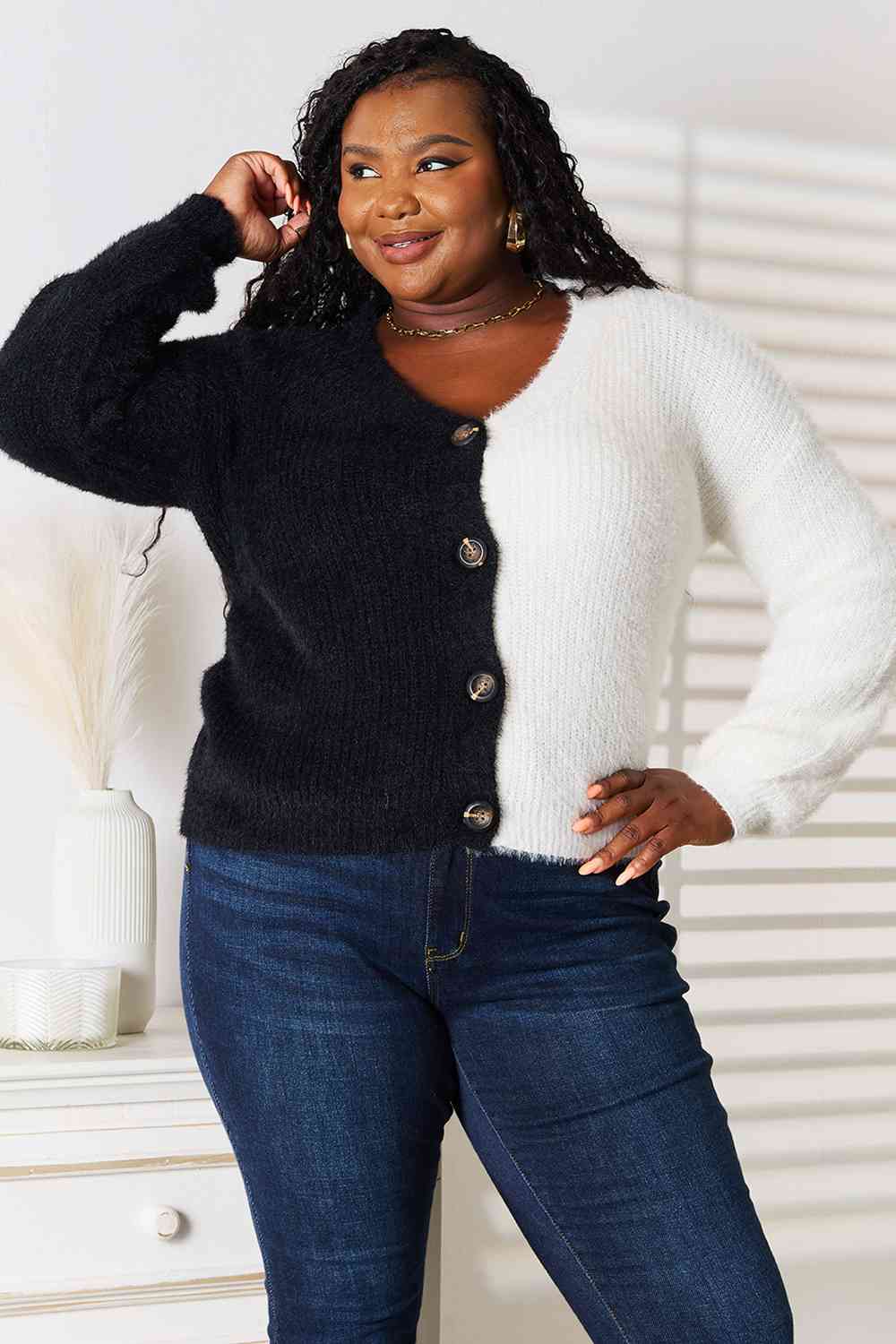 Woven Right Contrast Button-Front V-Neck Cardigan - nailedmoms