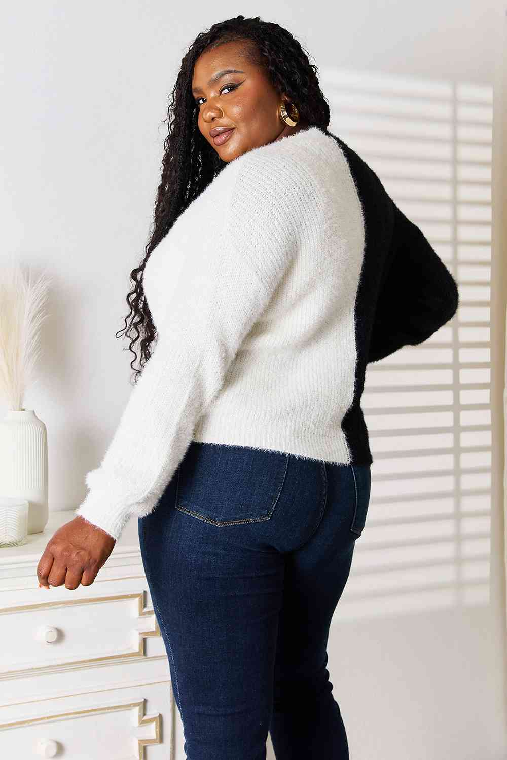 Woven Right Contrast Button-Front V-Neck Cardigan - nailedmoms