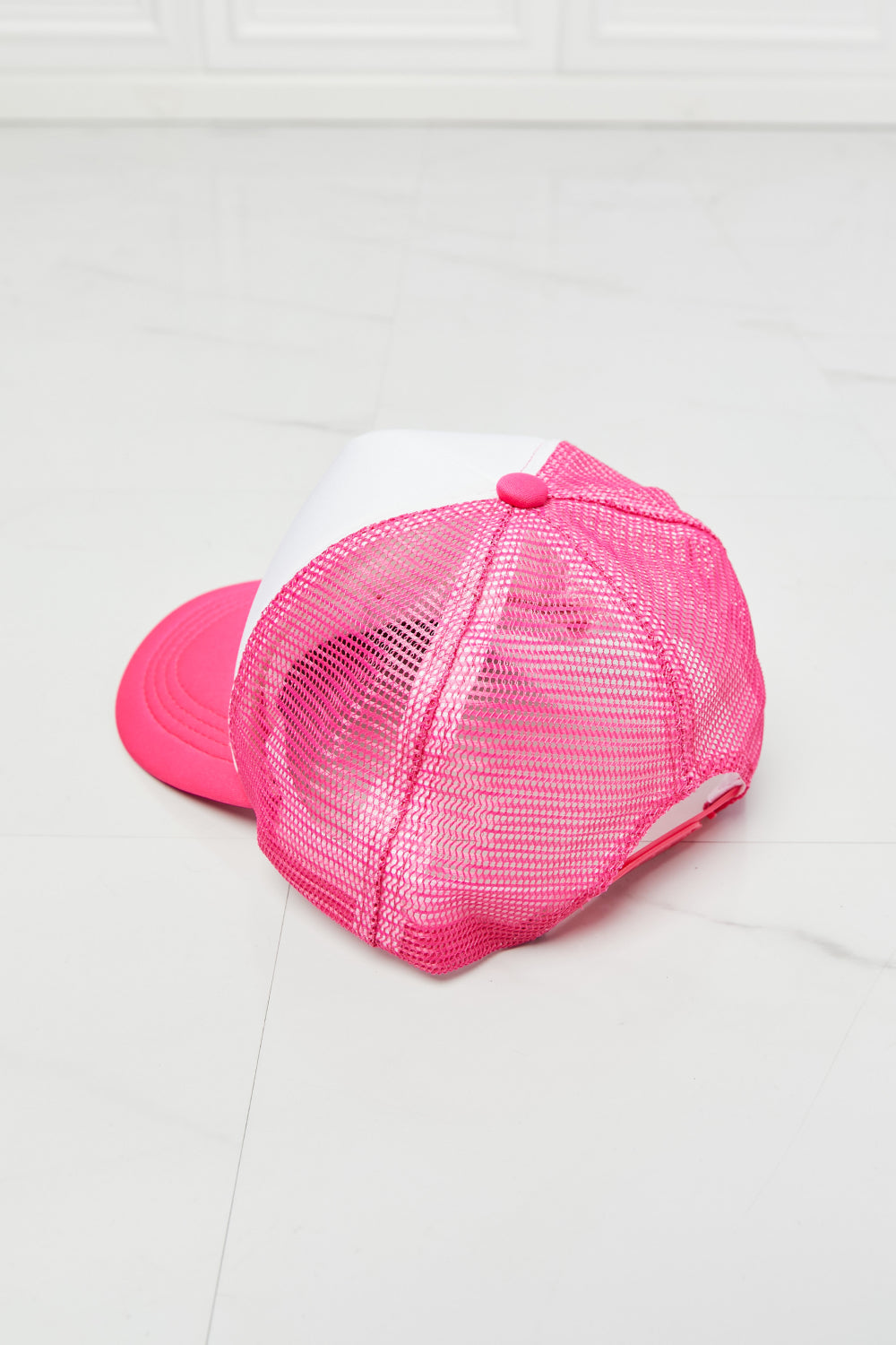 Fame Falling For You Trucker Hat in Pink - nailedmoms