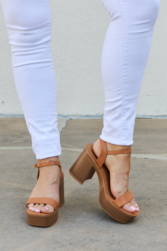 Weeboo Feel It Platform Heel Sandals - nailedmoms