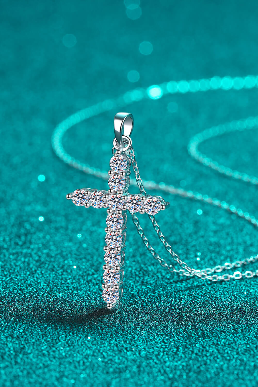 Moissanite Cross Pendant Chain Necklace - nailedmoms