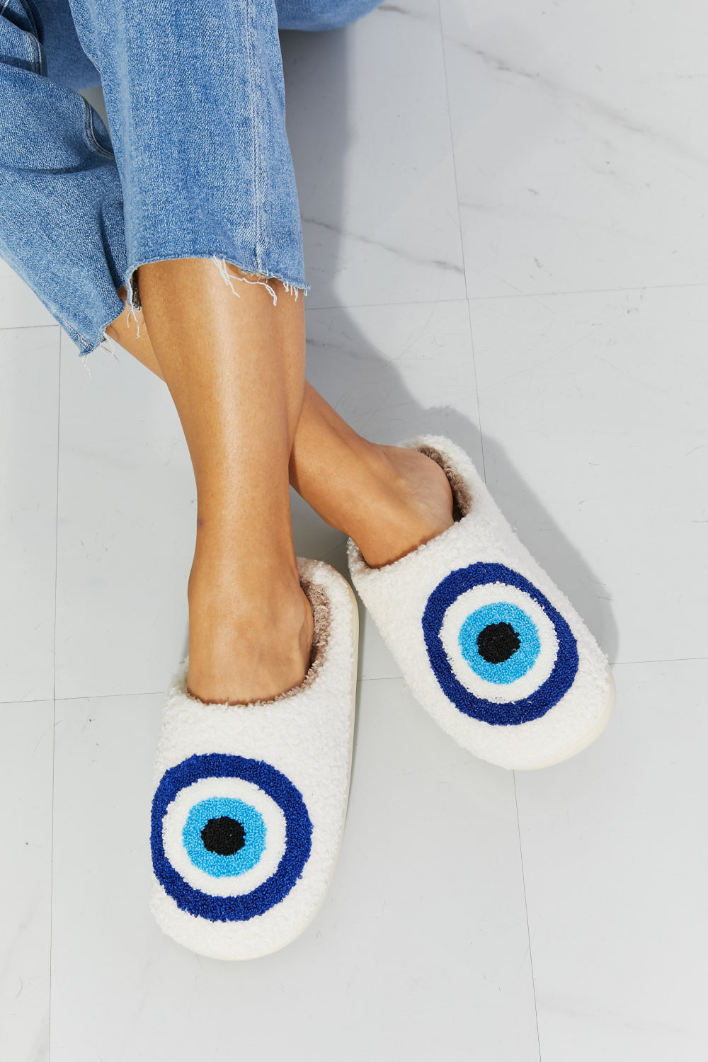 MMShoes Eye Plush Slipper - nailedmoms