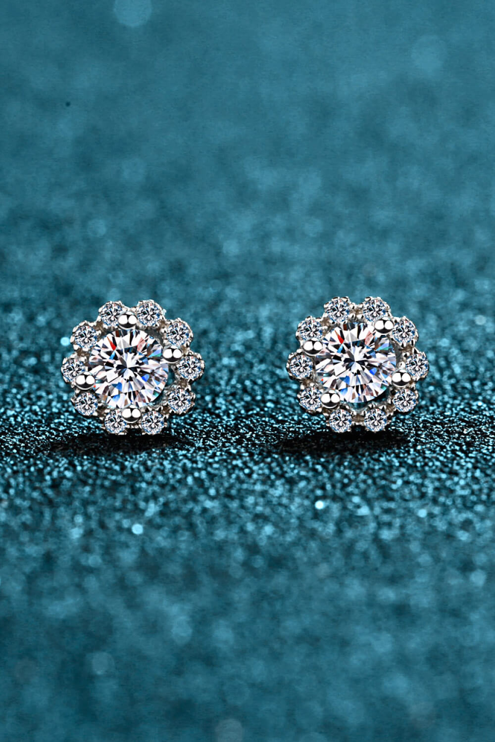 1 Carat Moissanite Floral-Shaped Stud Earrings - nailedmoms