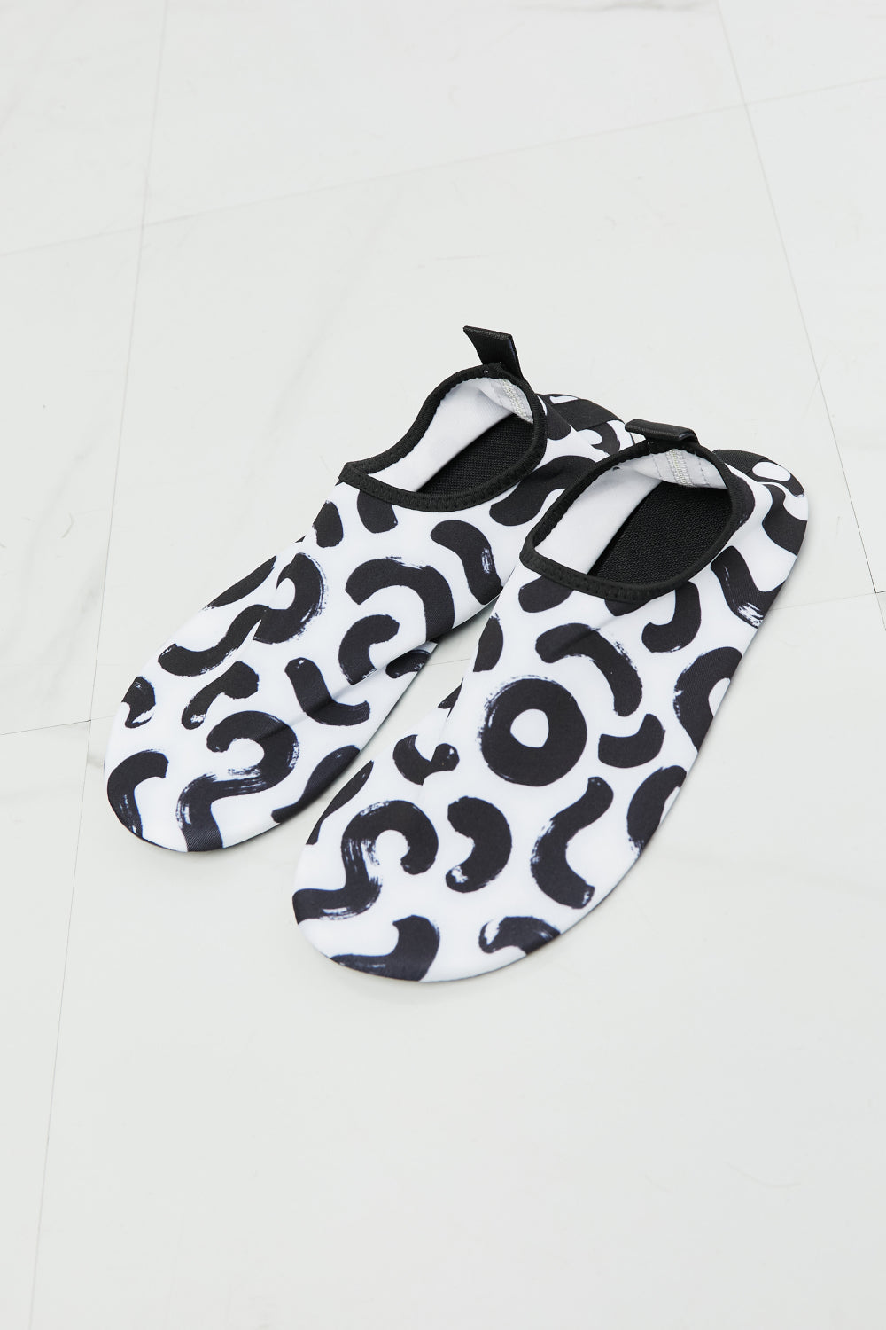 MMshoes On The Shore Water Shoes in White - nailedmoms