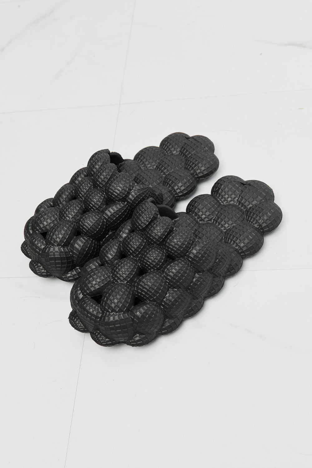 NOOK JOI Laid Back Bubble Slides in Black - nailedmoms