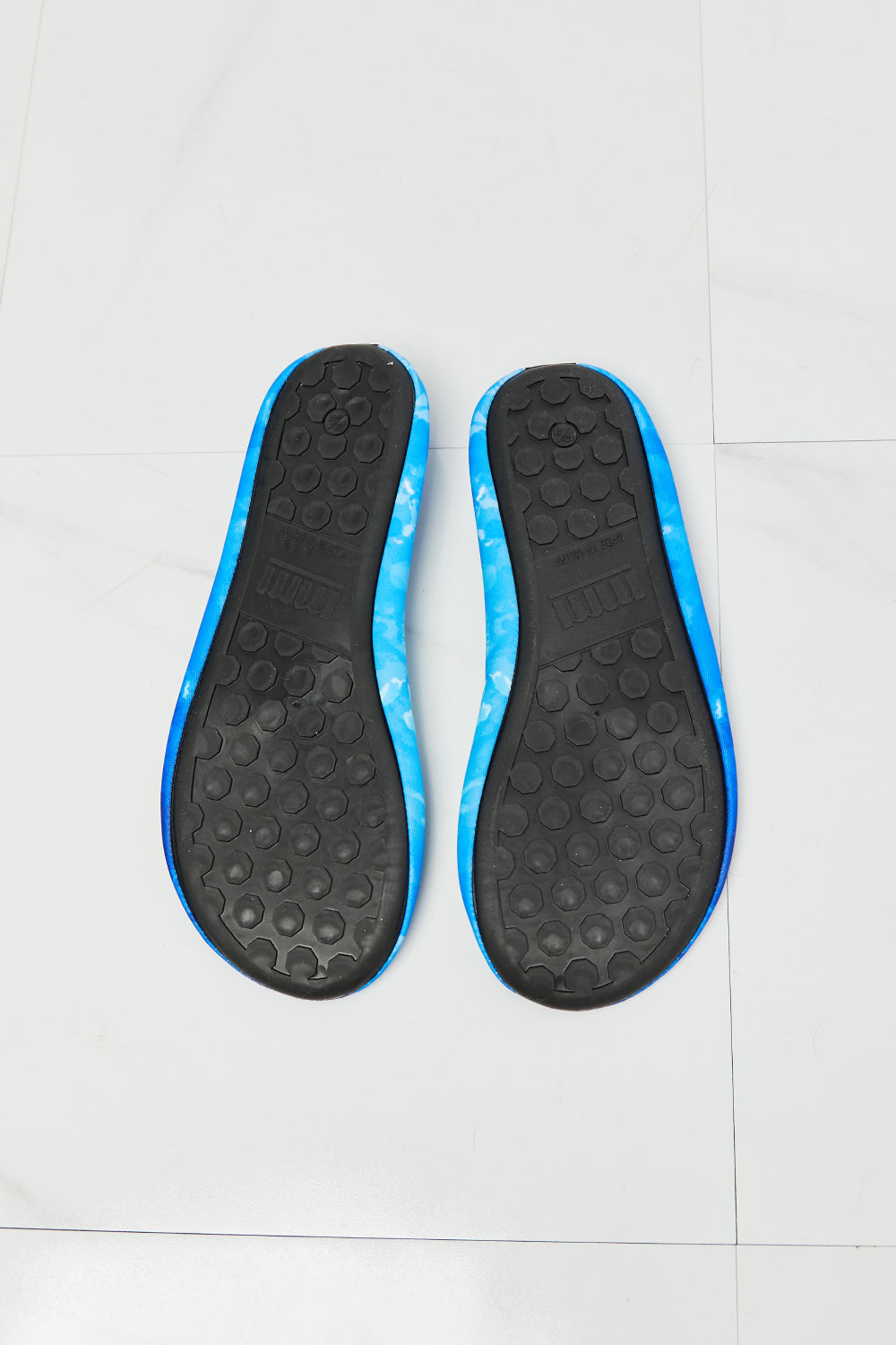 MMshoes On The Shore Water Shoes in Blue - nailedmoms