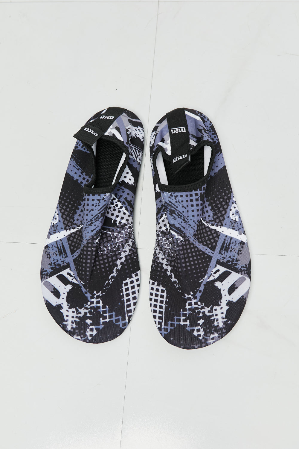 MMshoes On The Shore Water Shoes in Black Pattern - nailedmoms