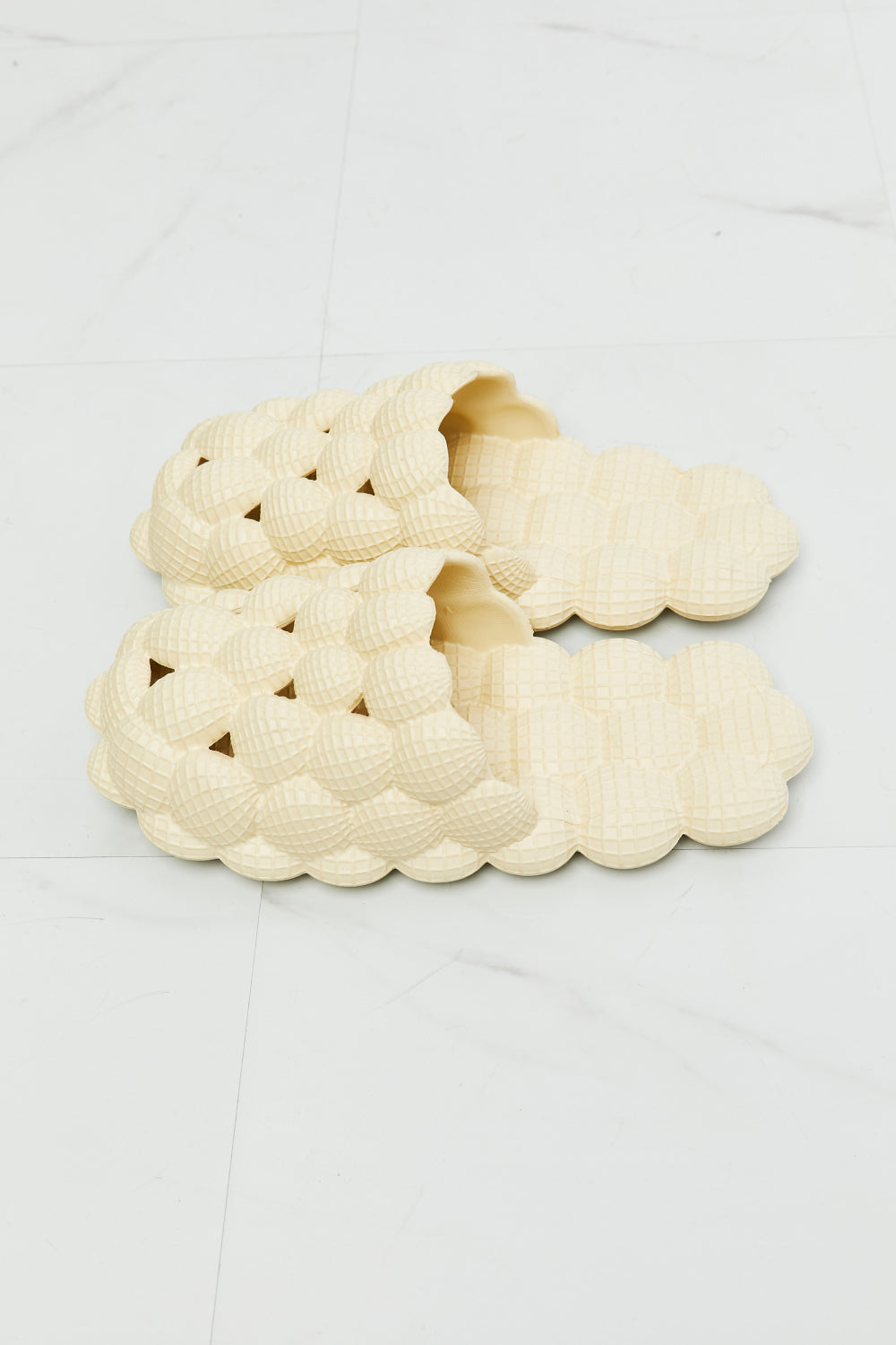 NOOK JOI Laid Back Bubble Slides in Khaki - nailedmoms