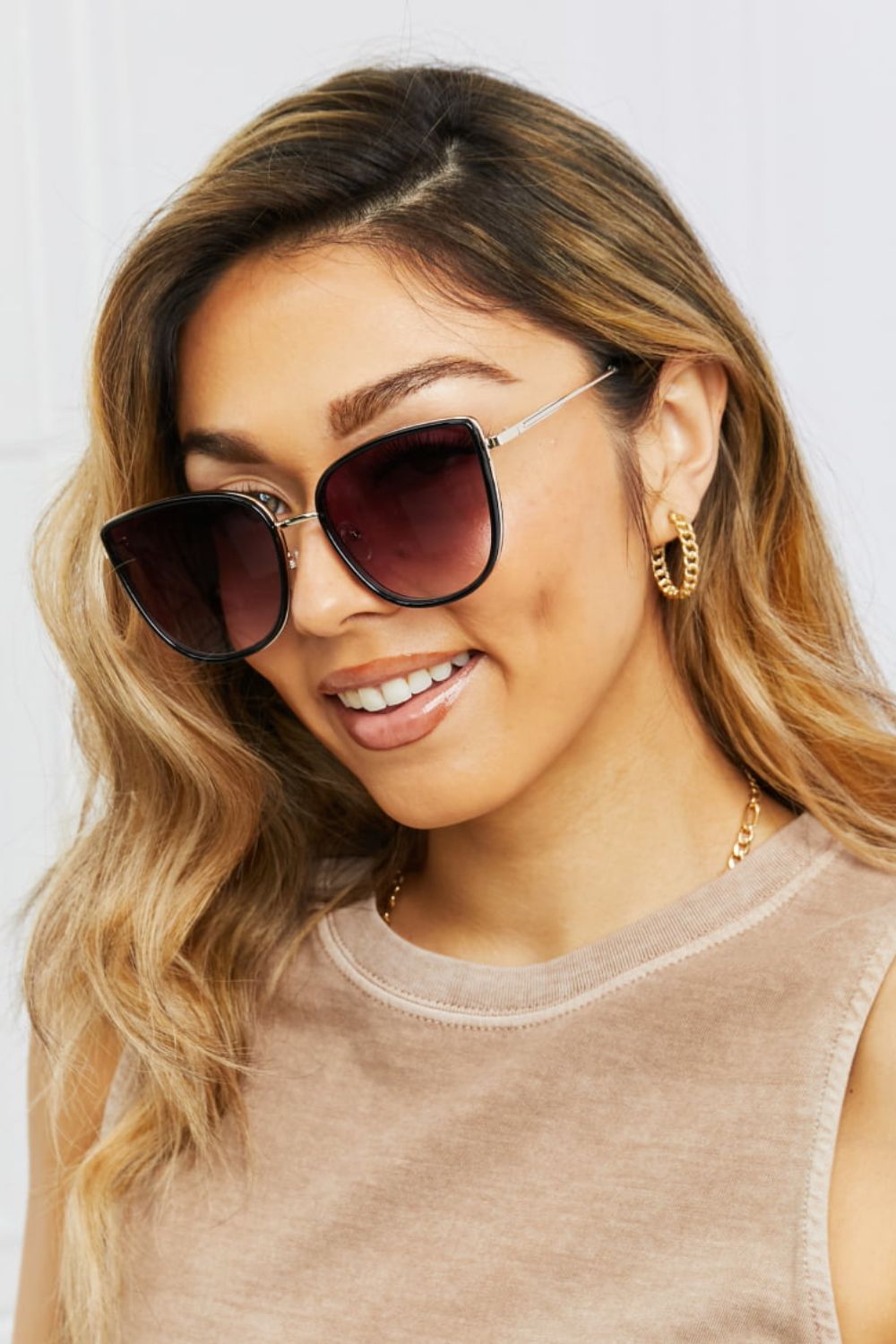 Full Rim Metal-Plastic Hybrid Frame Sunglasses - nailedmoms