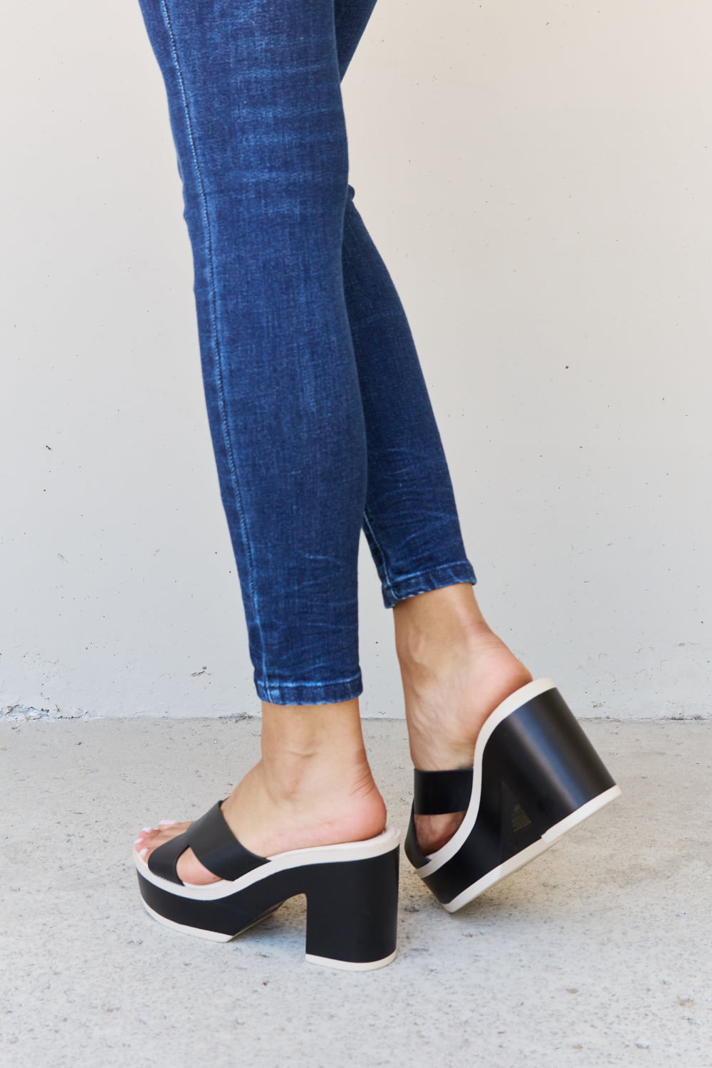 Weeboo Cherish The Moments Contrast Platform Sandals in Black - nailedmoms