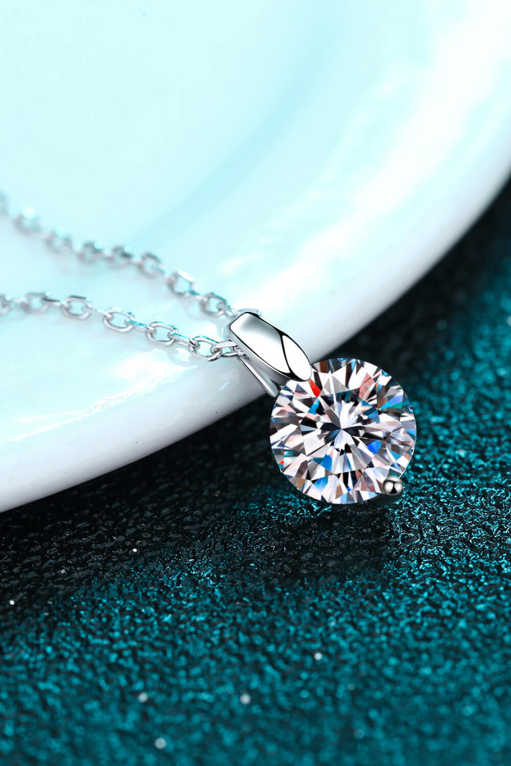 Minimalist 925 Sterling Silver Moissanite Pendant Necklace - nailedmoms
