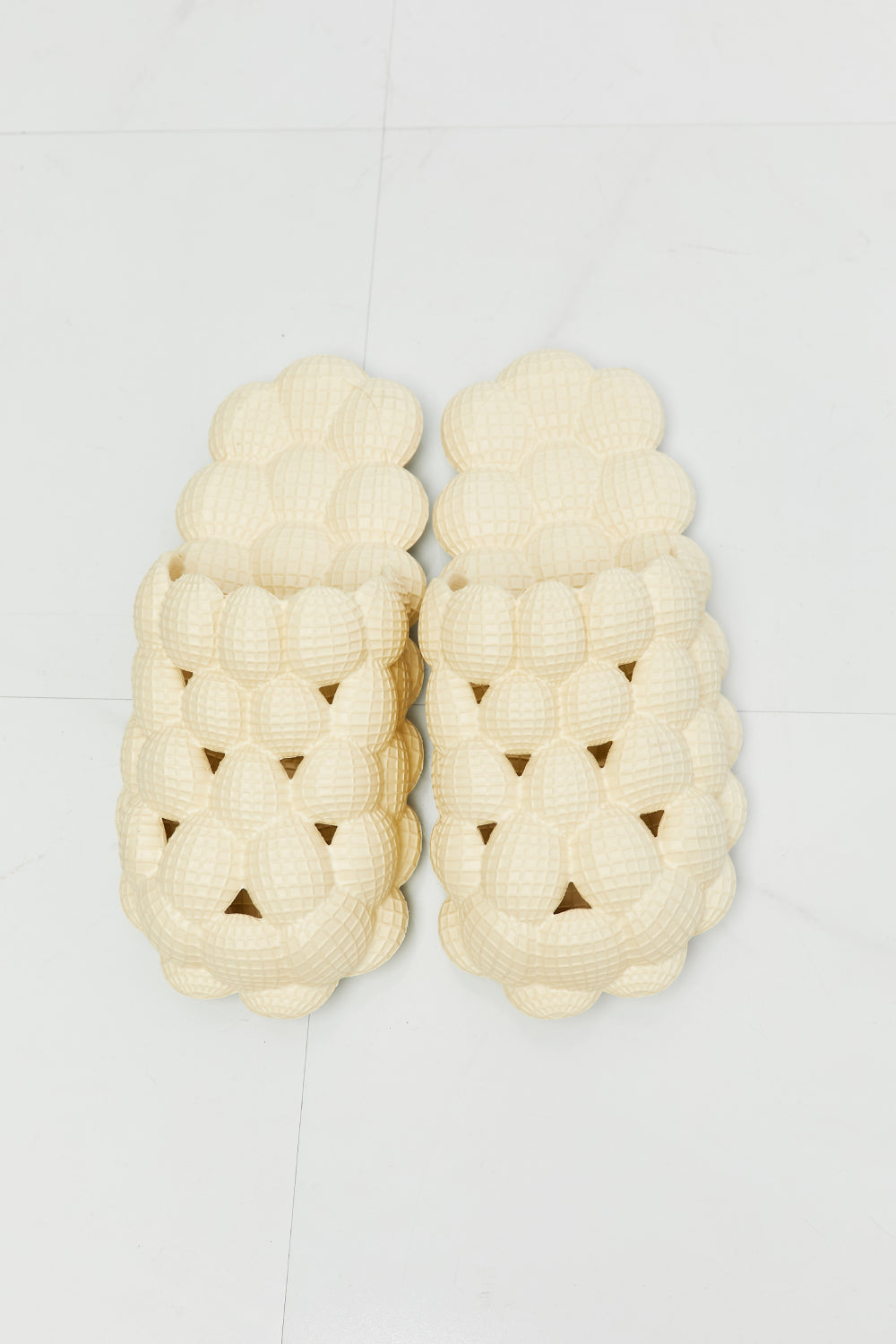 NOOK JOI Laid Back Bubble Slides in Khaki - nailedmoms