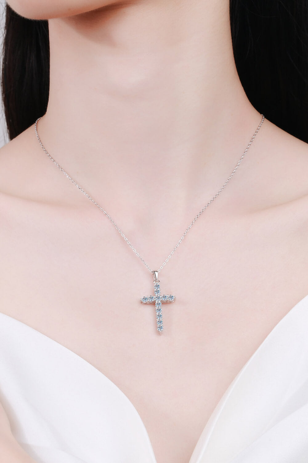 Moissanite Cross Pendant Chain Necklace - nailedmoms