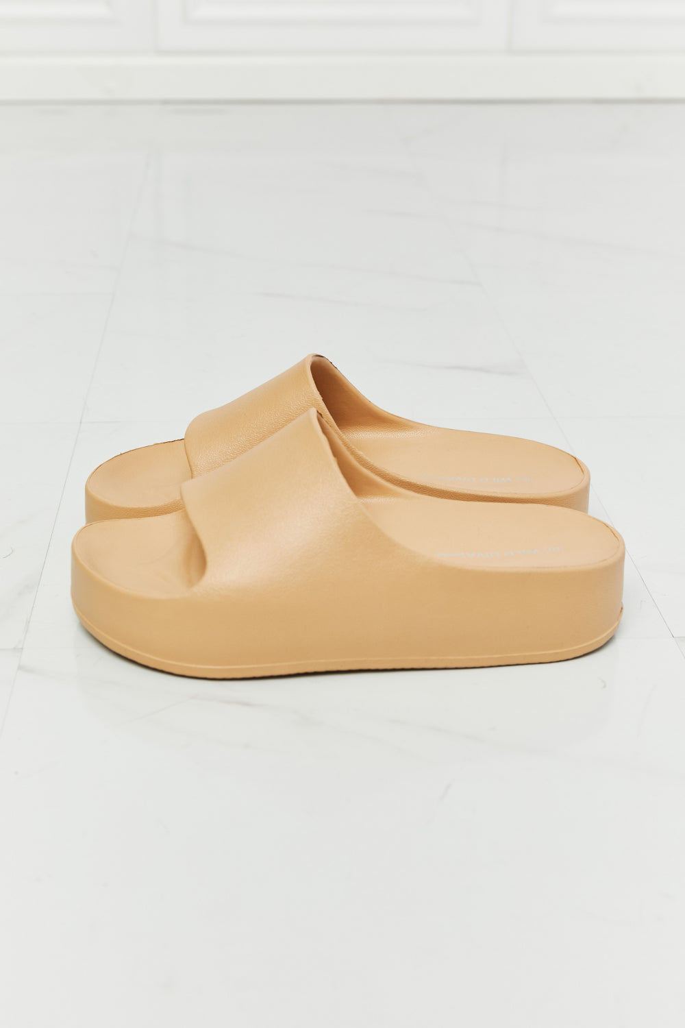 WILD DIVA Summer Feels Platform Slide - nailedmoms