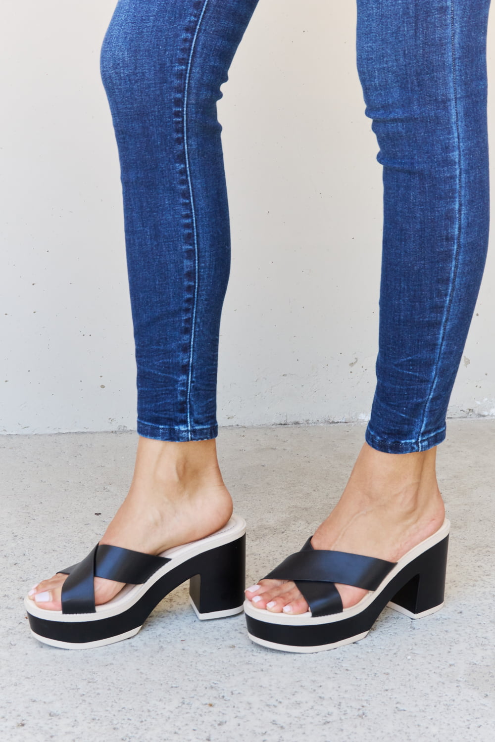 Weeboo Cherish The Moments Contrast Platform Sandals in Black - nailedmoms