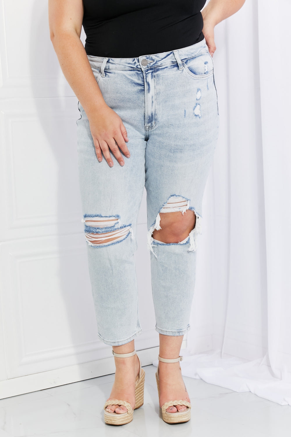 VERVET Stand Out Full Size Distressed Cropped Jeans - nailedmoms