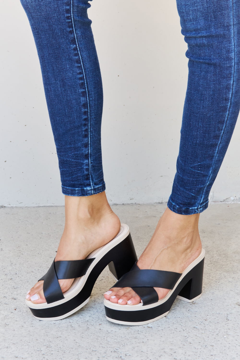 Weeboo Cherish The Moments Contrast Platform Sandals in Black - nailedmoms