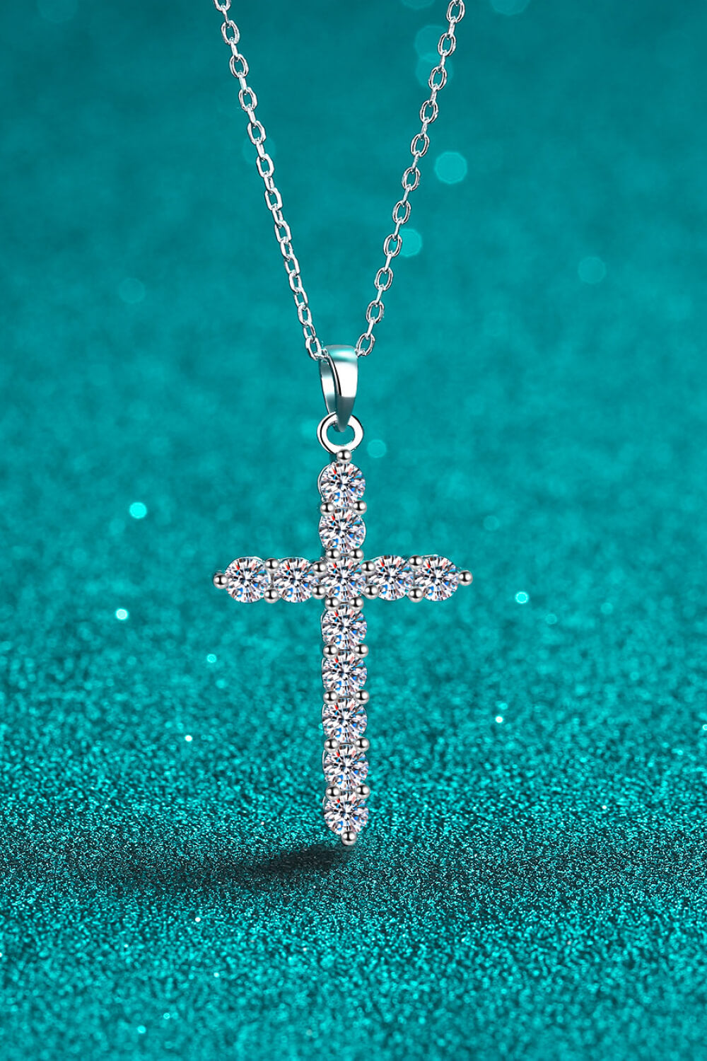 Moissanite Cross Pendant Chain Necklace - nailedmoms
