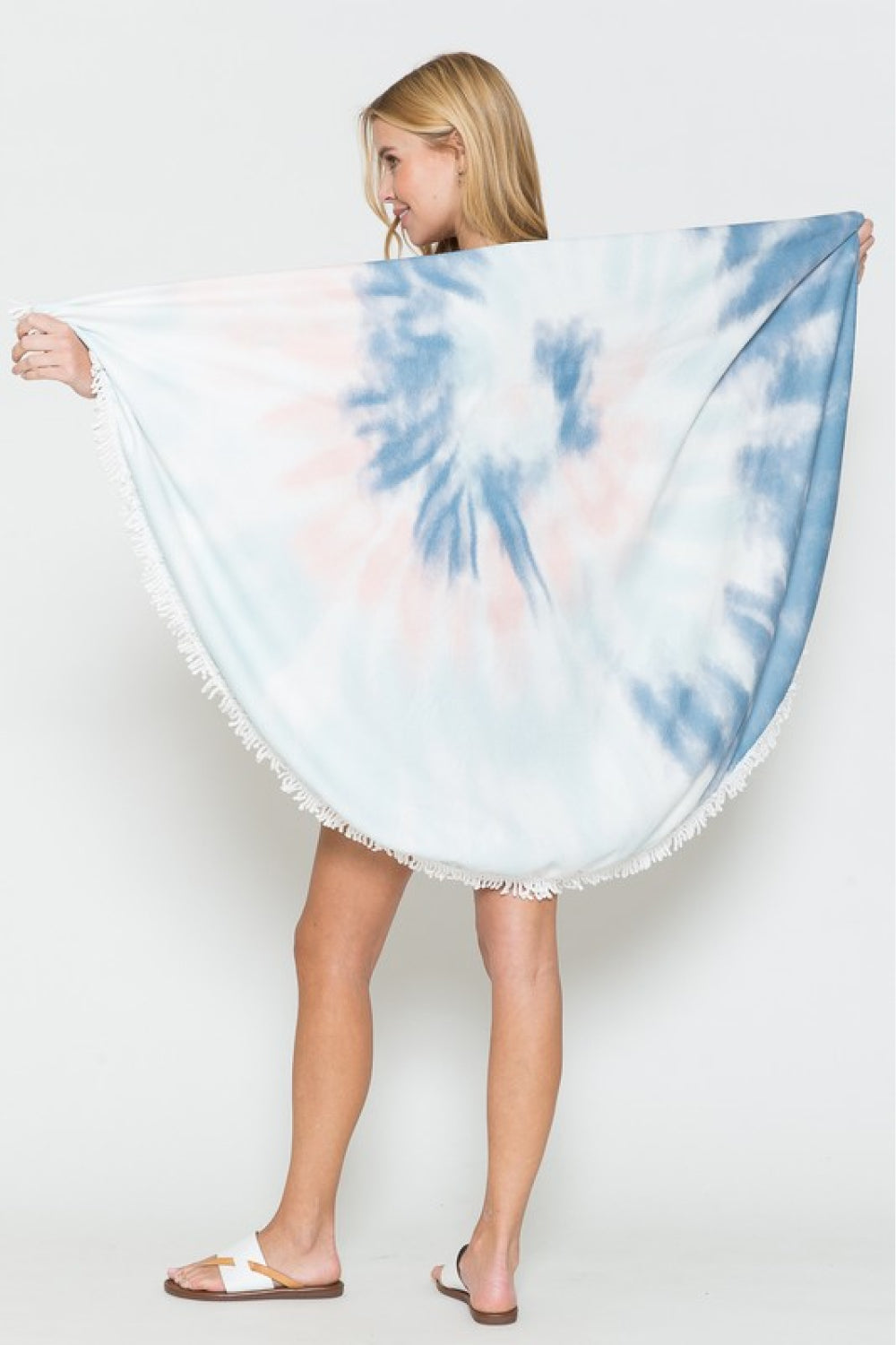 Justin Taylor Dreamland Tie Dye Round Beach Towel - nailedmoms