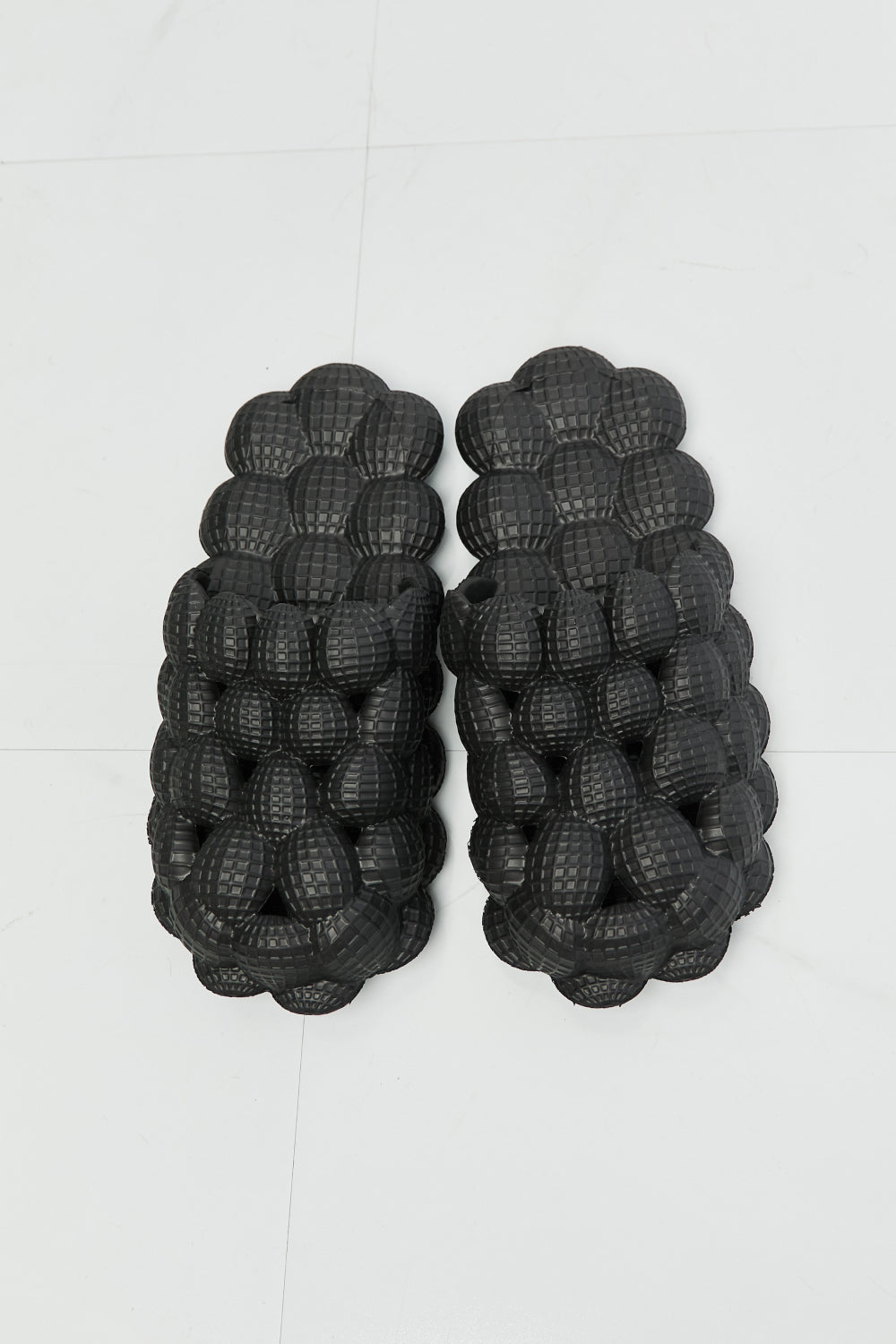 NOOK JOI Laid Back Bubble Slides in Black - nailedmoms
