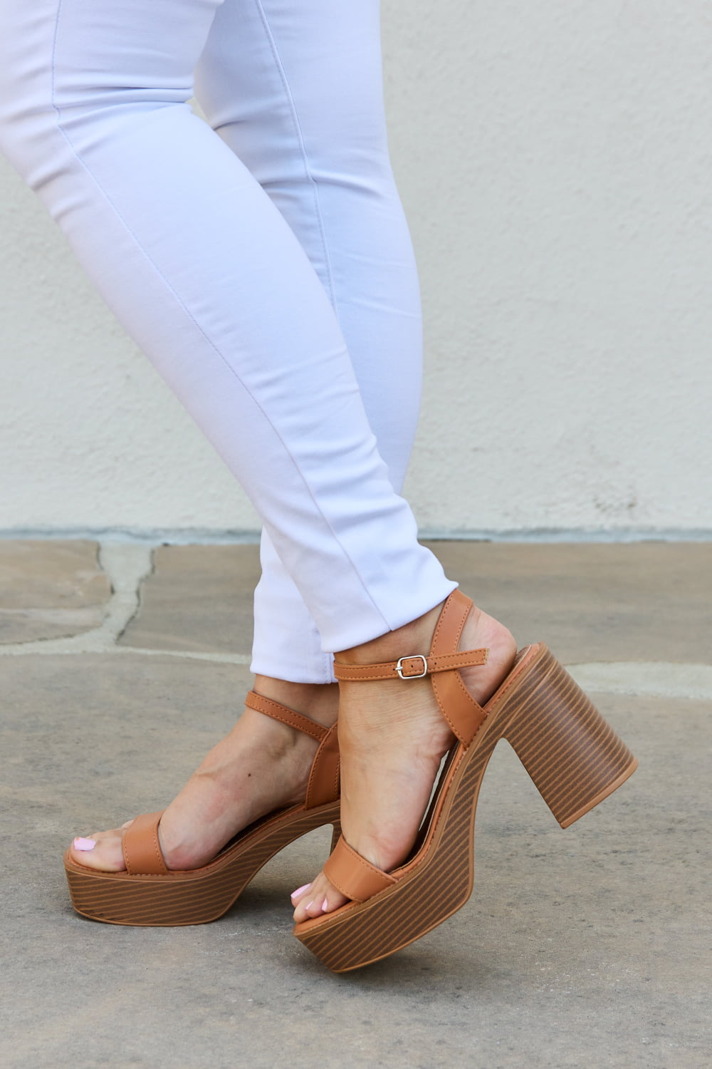 Weeboo Feel It Platform Heel Sandals - nailedmoms