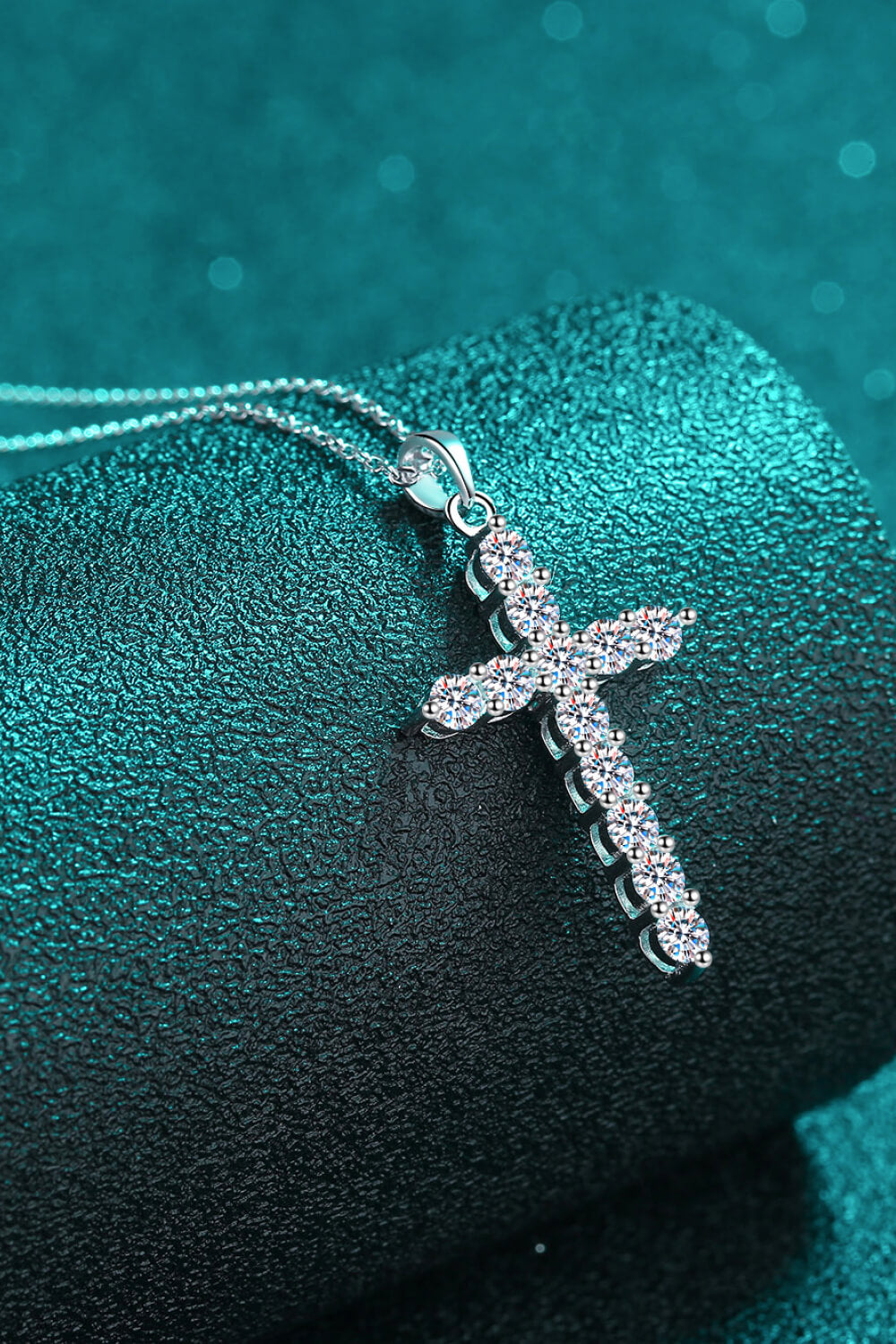 925 Sterling Silver Cross Moissanite Necklace - nailedmoms