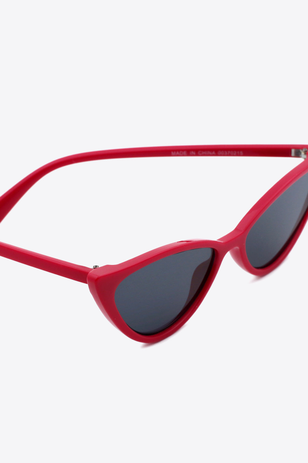 Polycarbonate Cat-Eye Sunglasses - nailedmoms