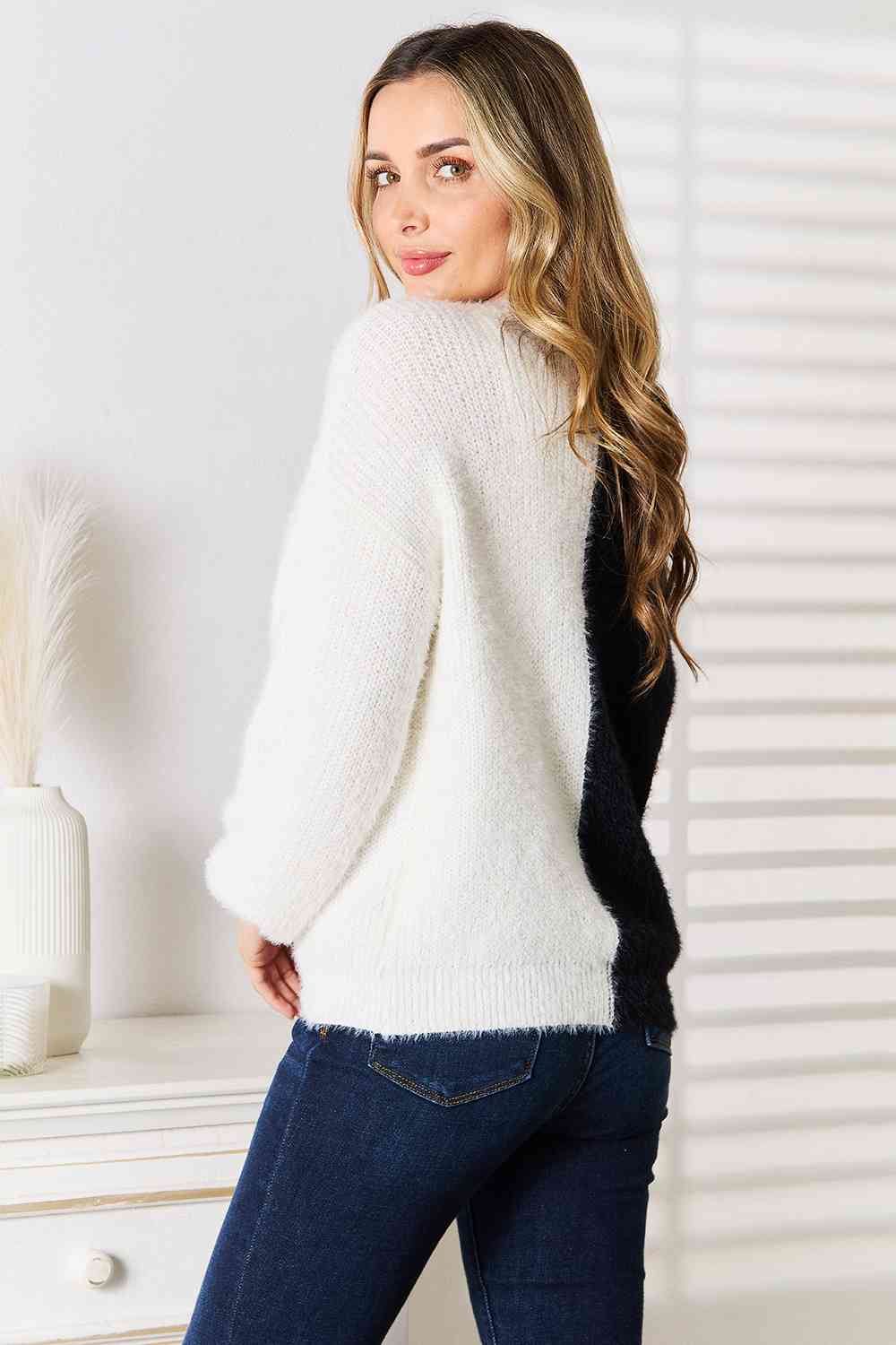 Woven Right Contrast Button-Front V-Neck Cardigan - nailedmoms