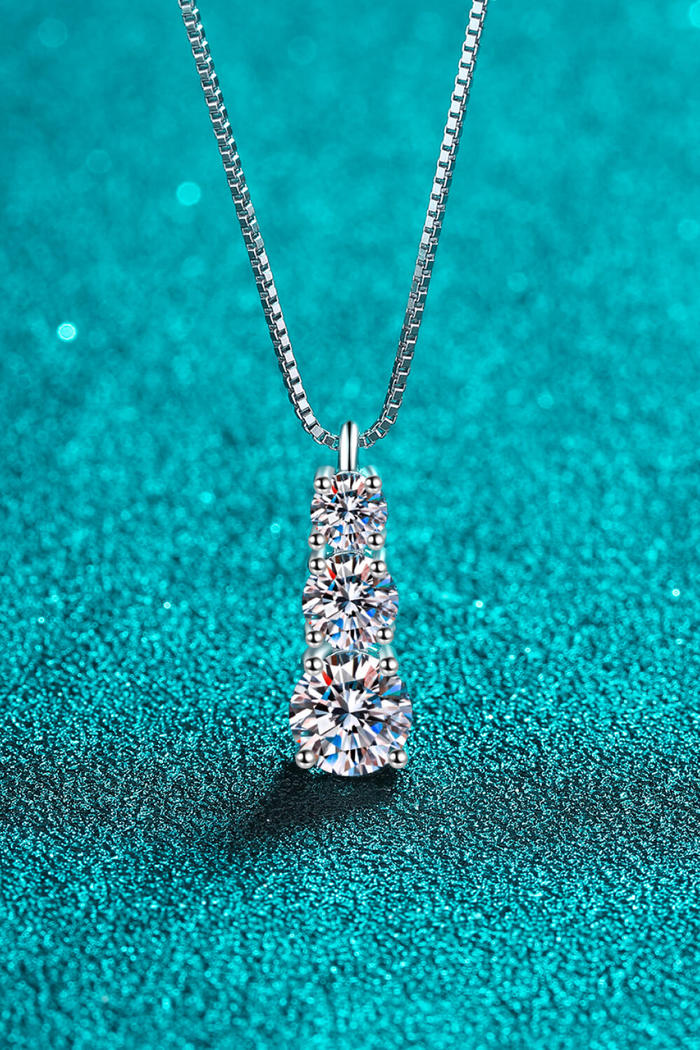 1.8 Carat Moissanite Triple-Pendant Necklace - nailedmoms