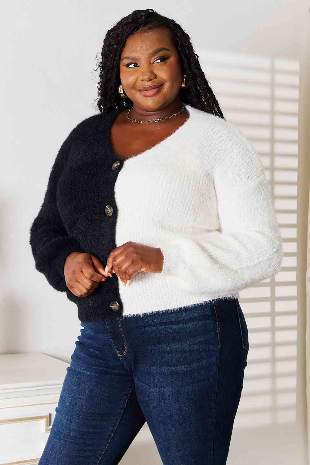 Woven Right Contrast Button-Front V-Neck Cardigan - nailedmoms