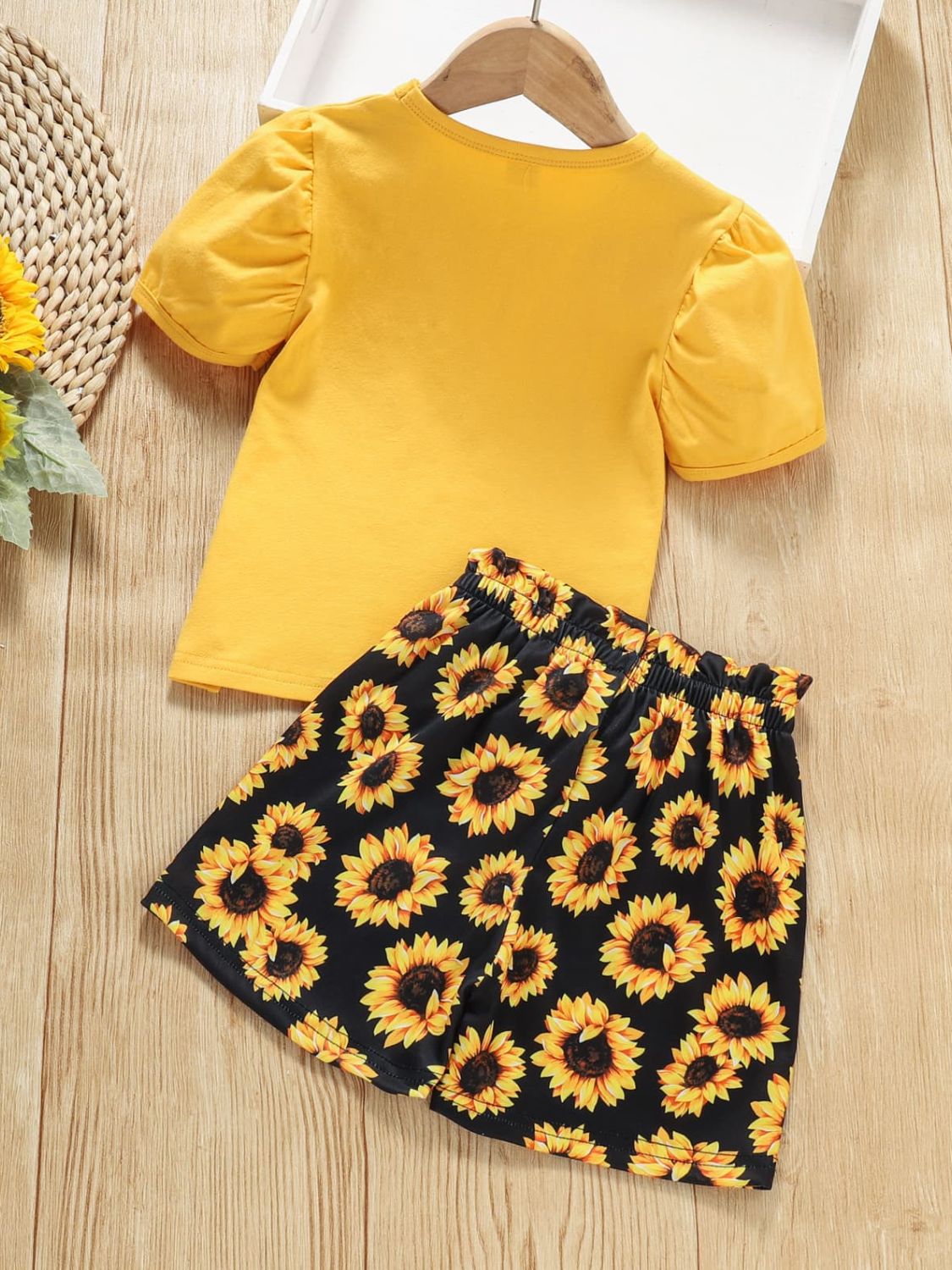 Girls Slogan Graphic Top and Sunflower Print Shorts Set - nailedmoms