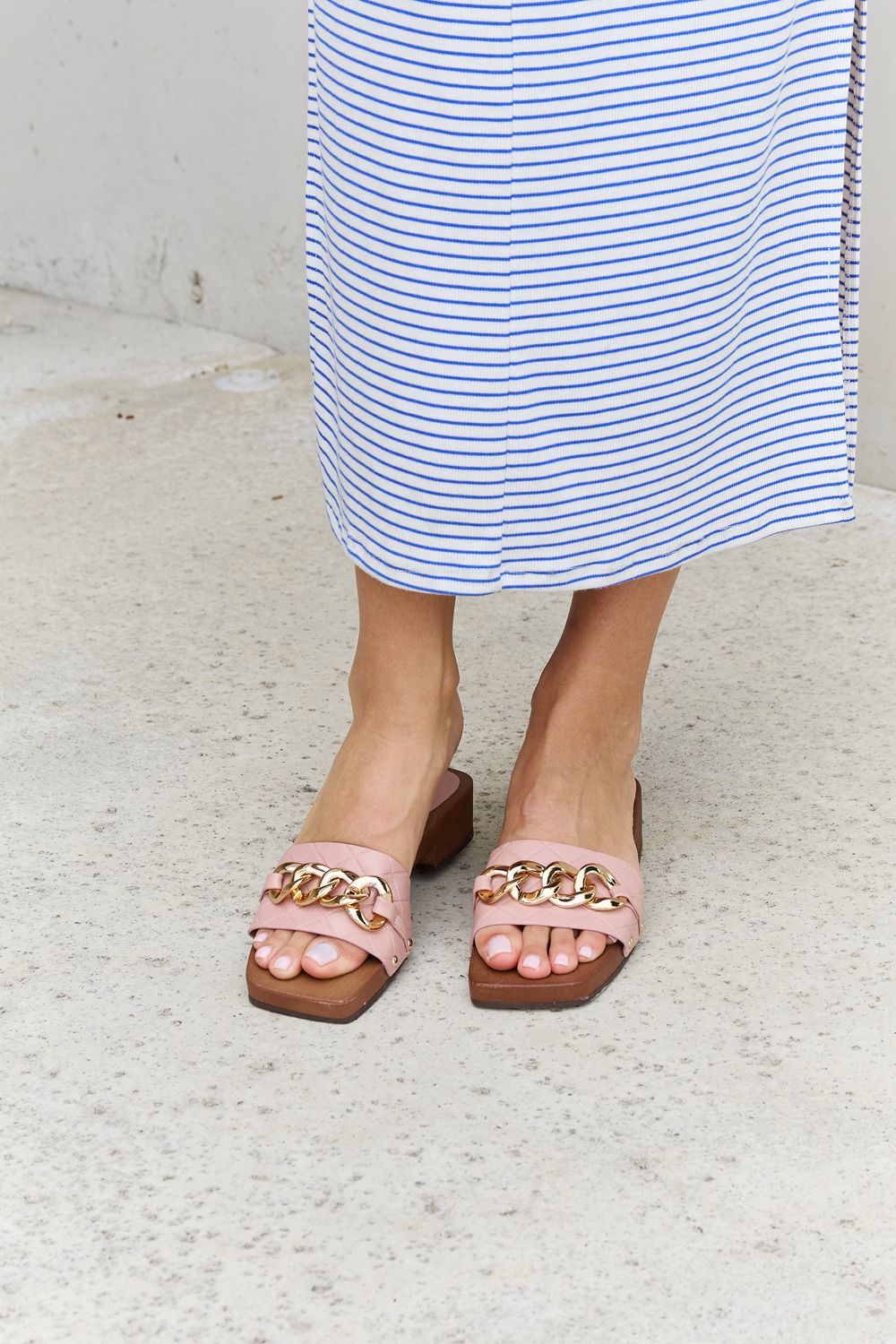 Forever Link Square Toe Chain Detail Clog Sandal in Blush - nailedmoms