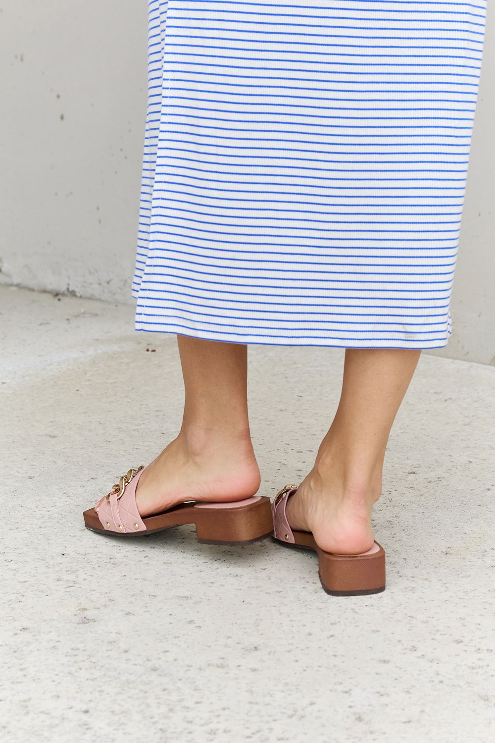 Forever Link Square Toe Chain Detail Clog Sandal in Blush - nailedmoms